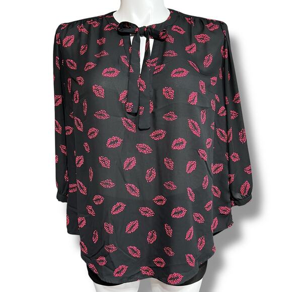 torrid Tops - Torrid Womens Blouse Top Shirt Pullover Tie Collar Lip Print Black Pink Size 1